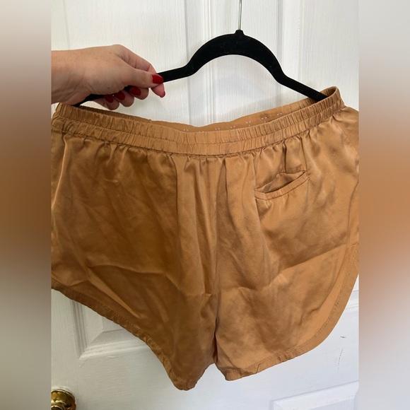 Lunya washable silk shorts - Picture 9 of 16